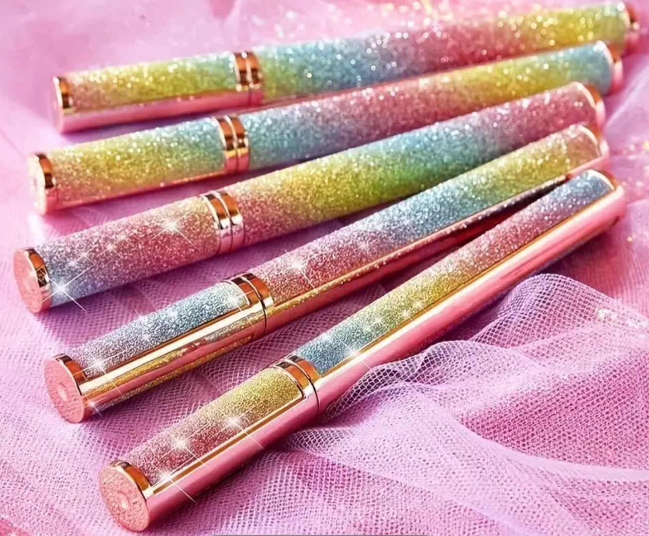 Eyeliner Noir – Définition et Intensité Longue Tenue